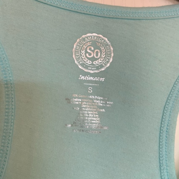 Tank top bundle - Picture 6 of 7